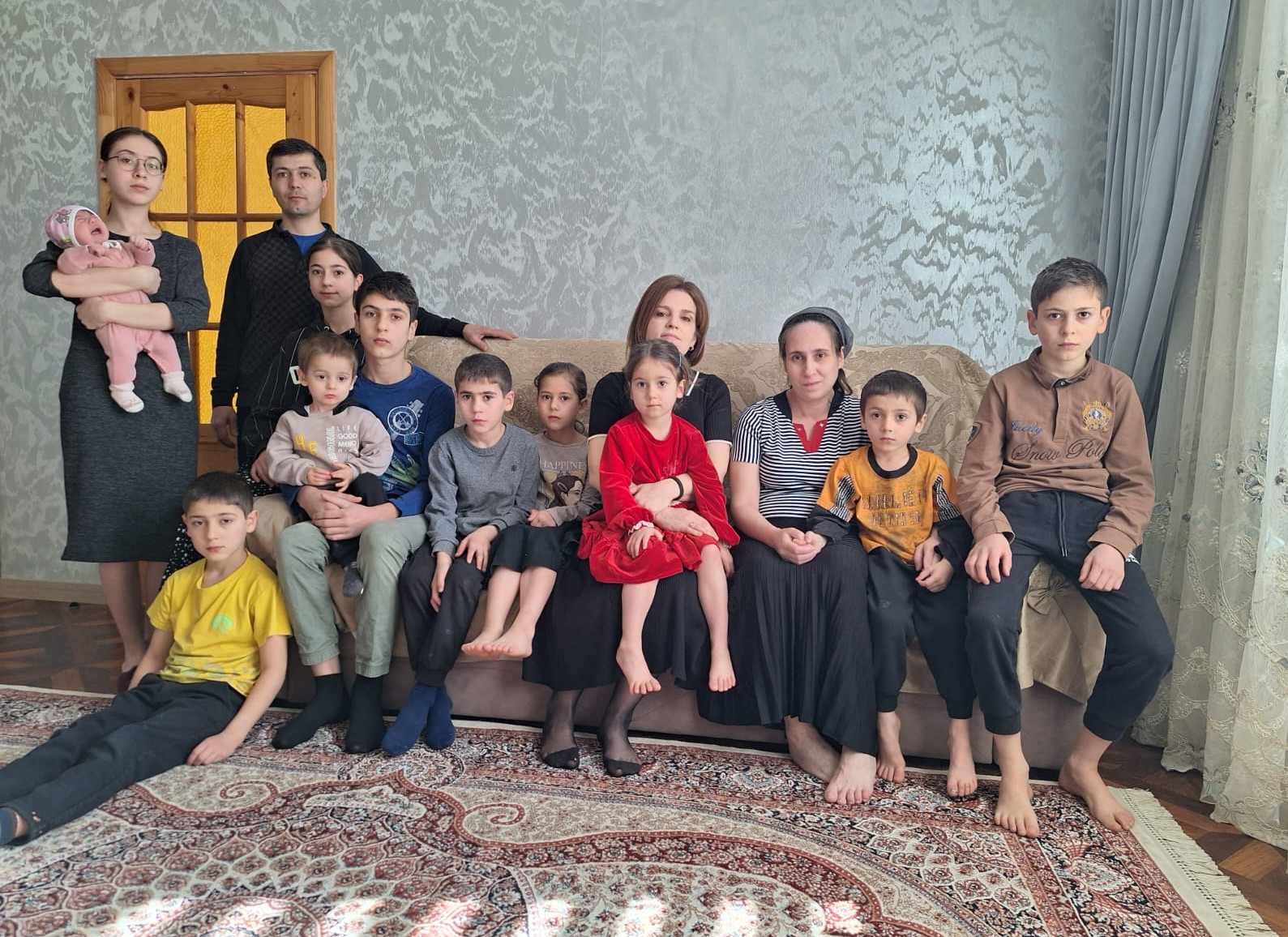 В рамках мероприятий приуроченных к проведению Года семьи, посетили многодетную семью Замира и Бурлият Меджидовых